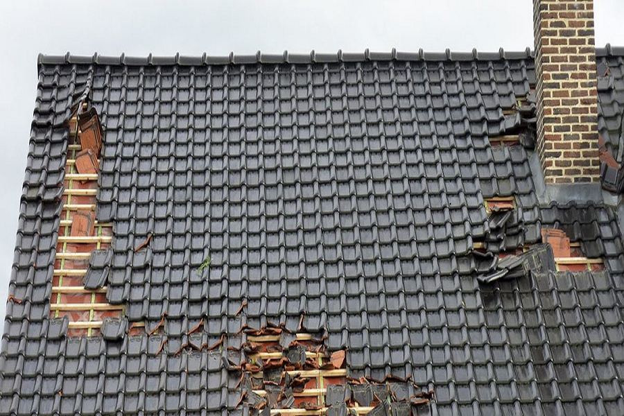 Damaged Roof Replacement Or Repair – Which One Should You Do