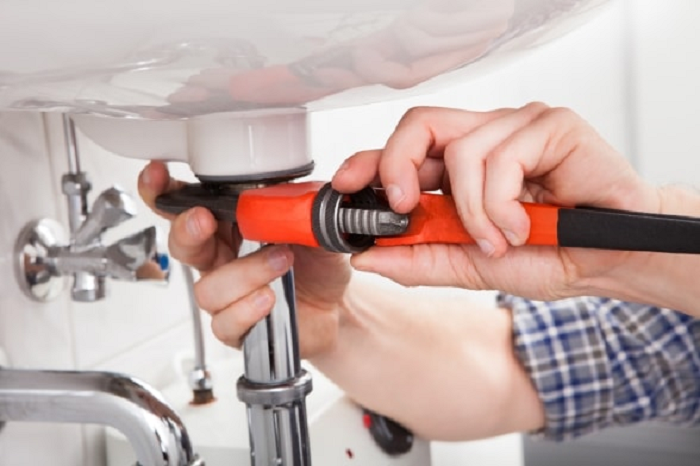 Look for a Few Signs to Call Your Plumber