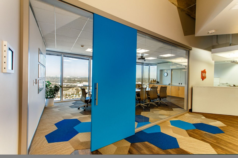 Boosting Productivity and Collaboration with Sliding Glass Office Partitions