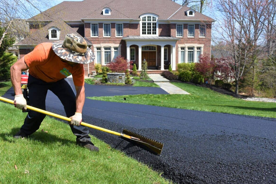 Finding the Right Driveway Paving Contractor: What Homeowners Should Know