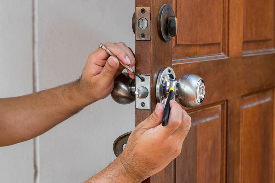 Fundamental Questions that You Must Ask a Locksmith Before Availing Services