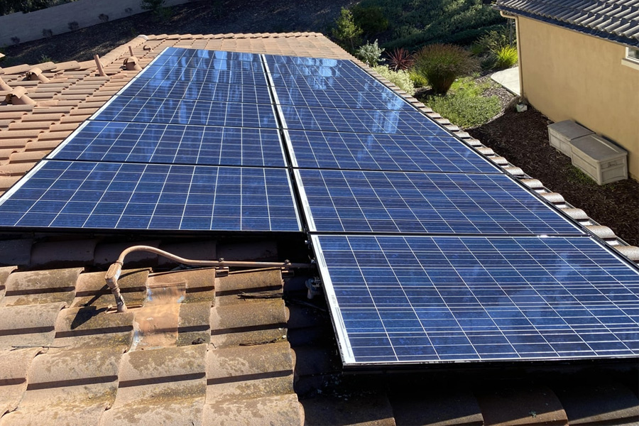 Expert Pressure Washing Services in Clovis: Solar Panels, Mobile Homes & Residential Properties